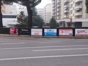 Archetti pubblicitari con telaio per cartelli 120 x 100- diam 60 135x 140